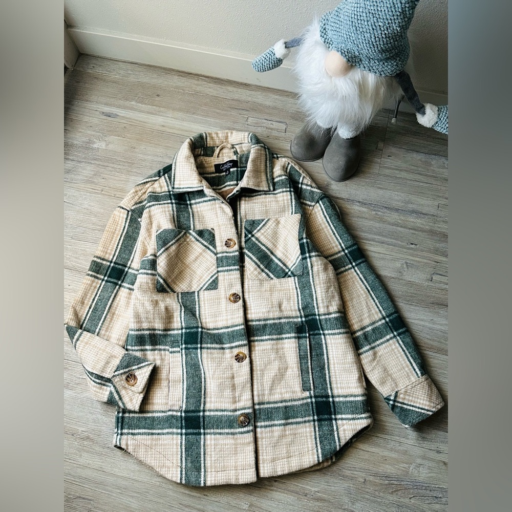 soft and warm shirt jacket
CoffeeShop